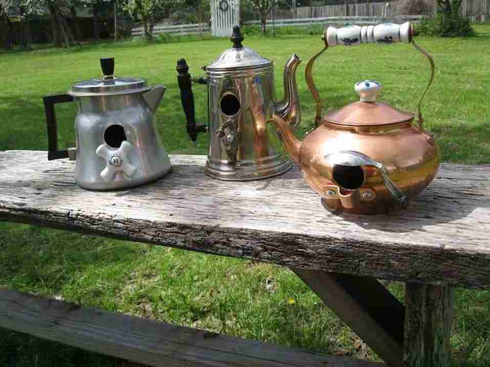 کتری مسی شیردار با خروجی کاربردی برای سرو آسان آب